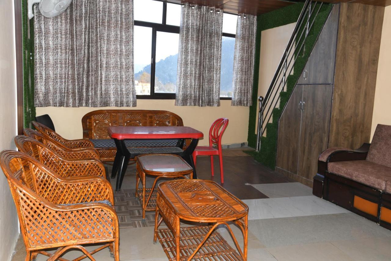 Hotel Mountain View And Rooftop Restaurant Pithorāgarh Екстериор снимка