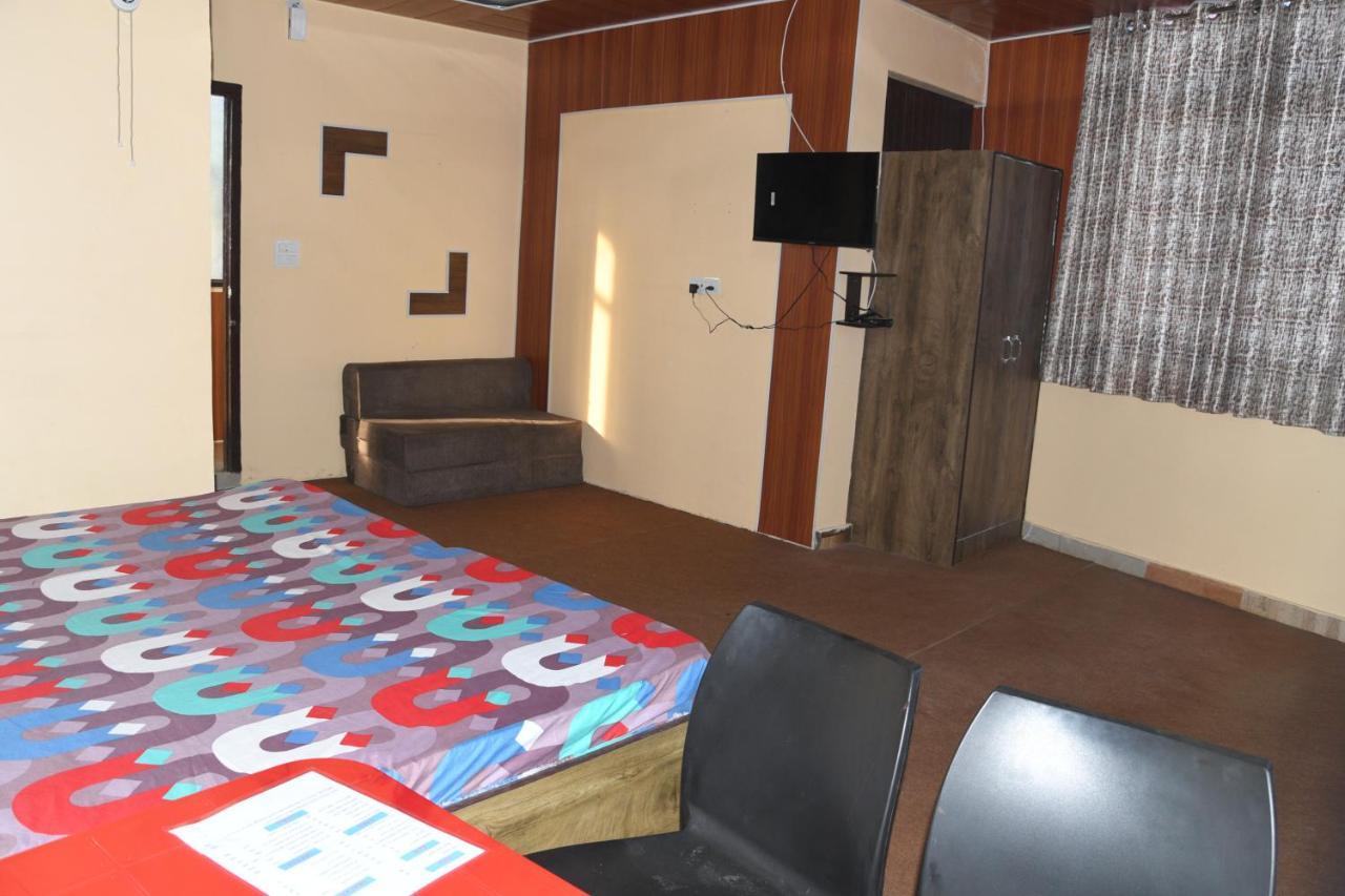 Hotel Mountain View And Rooftop Restaurant Pithorāgarh Екстериор снимка