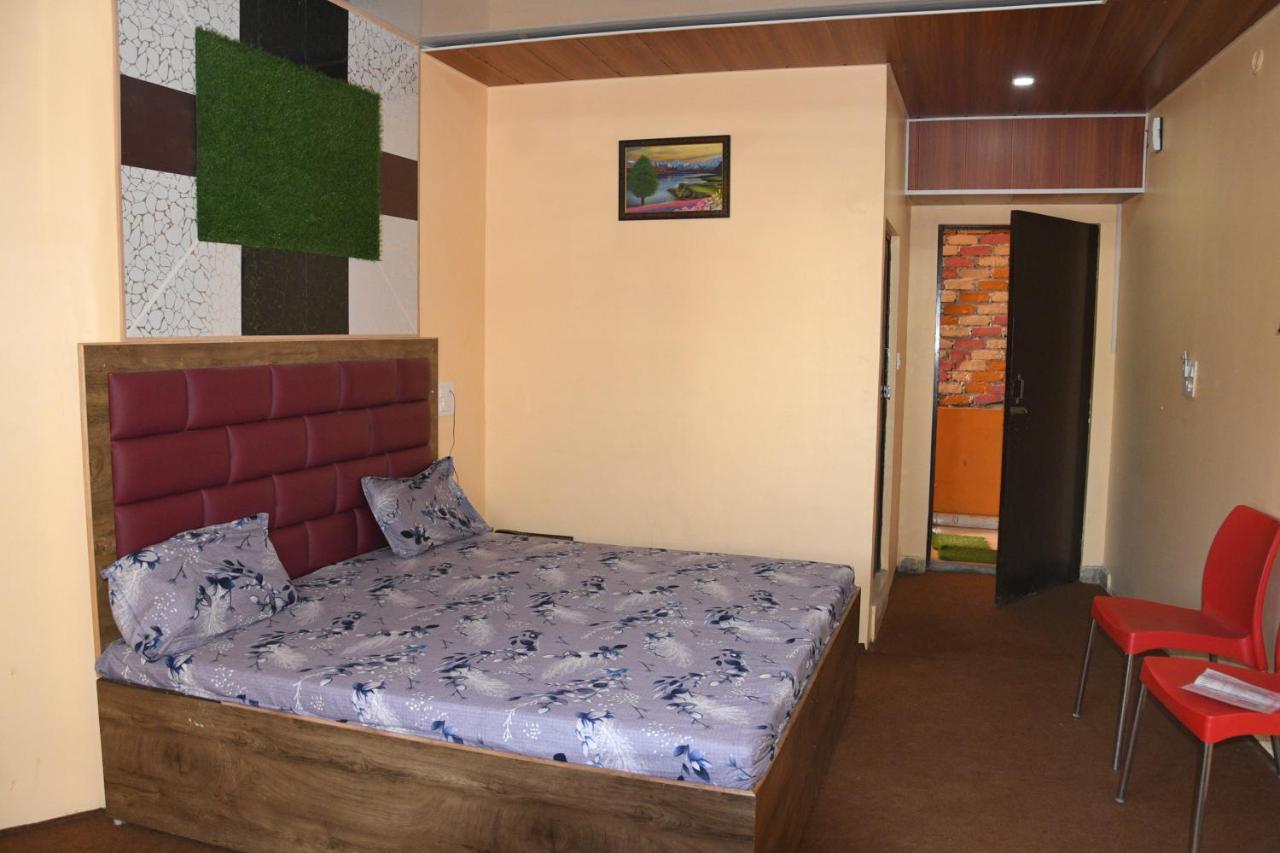 Hotel Mountain View And Rooftop Restaurant Pithorāgarh Екстериор снимка