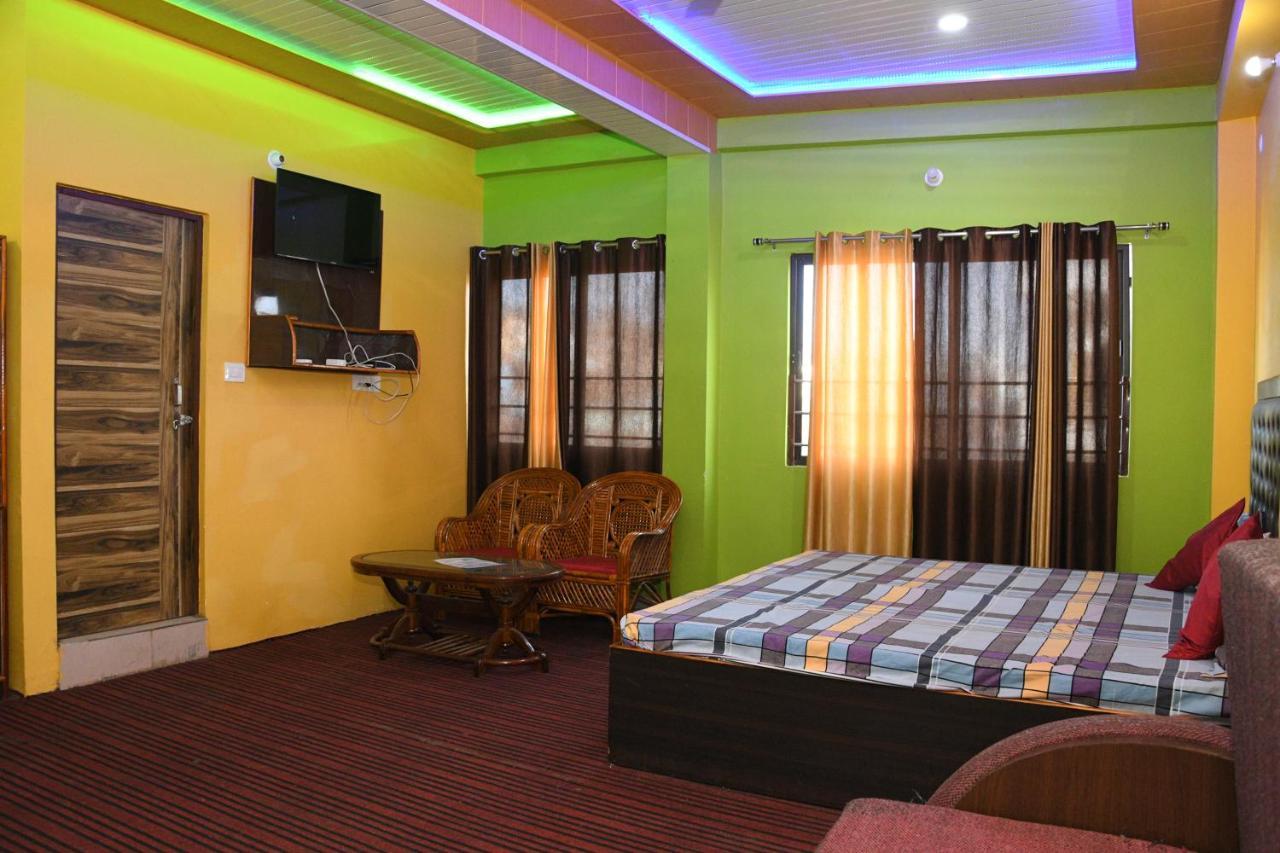 Hotel Mountain View And Rooftop Restaurant Pithorāgarh Екстериор снимка